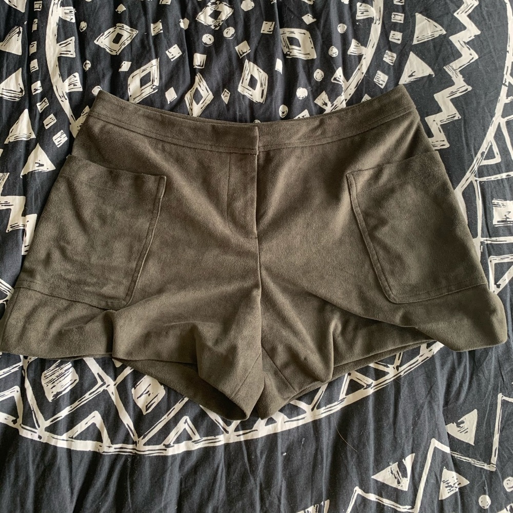 NEVER WORN Vincent Camuto Shorts!!!
